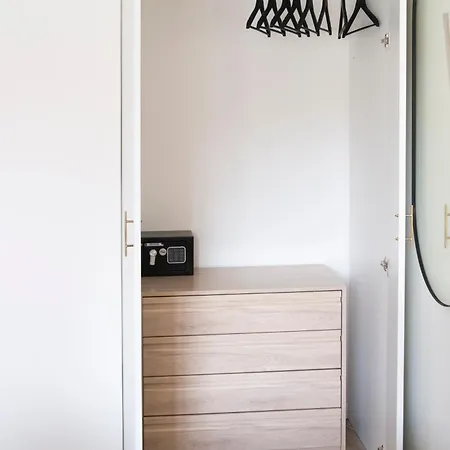 Apartment Moderno Con Vista Al Mar, Piscina, Parking *