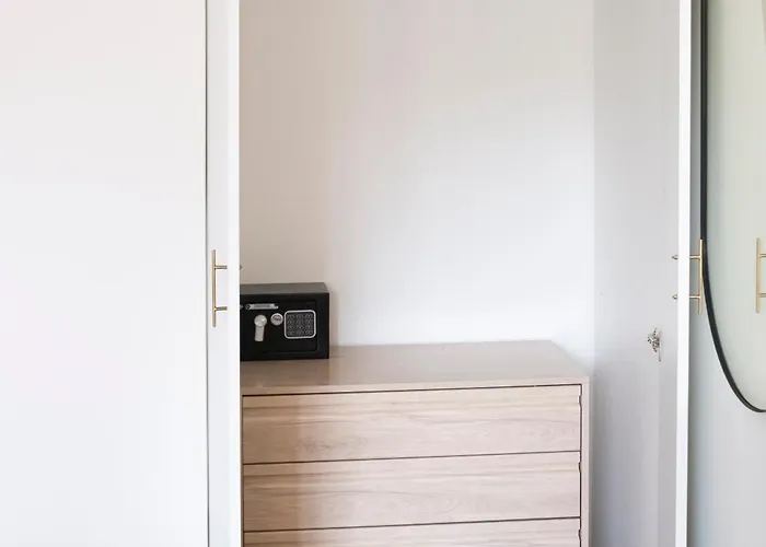 Apartment Moderno Con Vista Al Mar, Piscina, Parking *