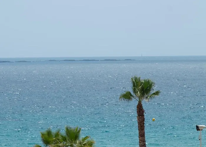 Moderno Con Vista Al Mar, Piscina, Parking Apartment